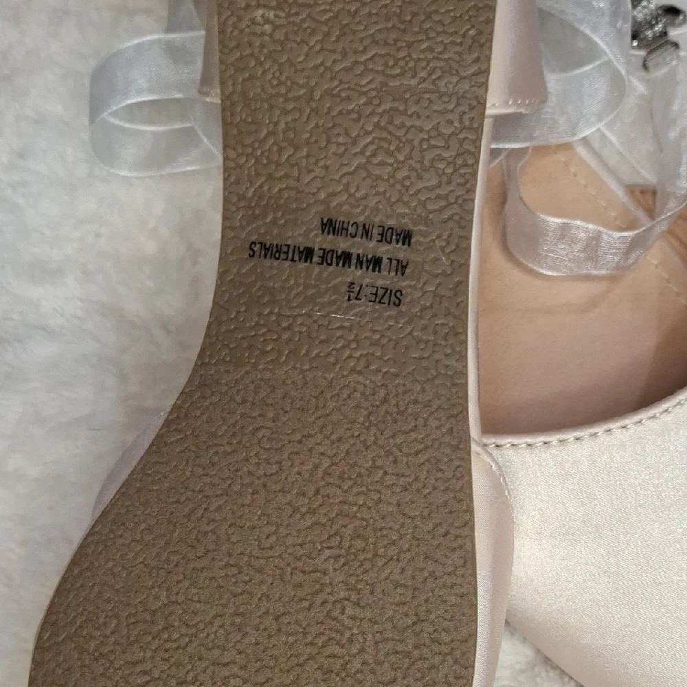 Lulu's Elegant Beige Flats - Picture 6 of 6